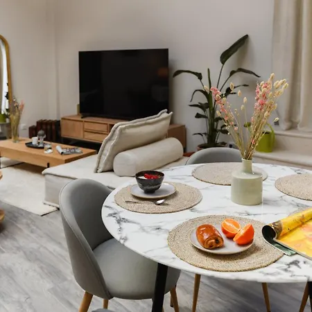 Le Loft ~ Garage ~ Centre-ville ~ Bien D'exception Apartment