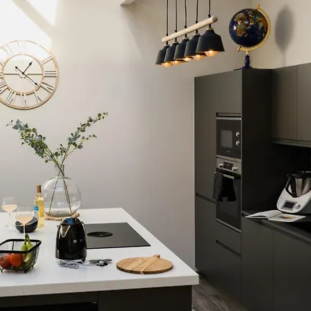 Daire Le Loft ~ Garage ~ Centre-ville ~ Bien D'exception